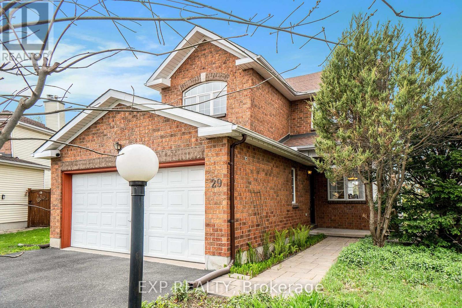 29 Woodford Way, Ottawa, Ontario  K2J 4B9 - Photo 3 - X12929540