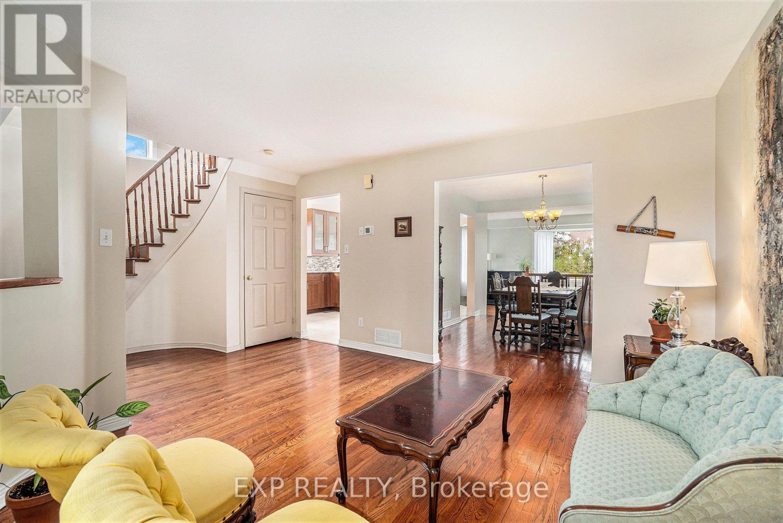 29 Woodford Way, Ottawa, Ontario  K2J 4B9 - Photo 7 - X12929540