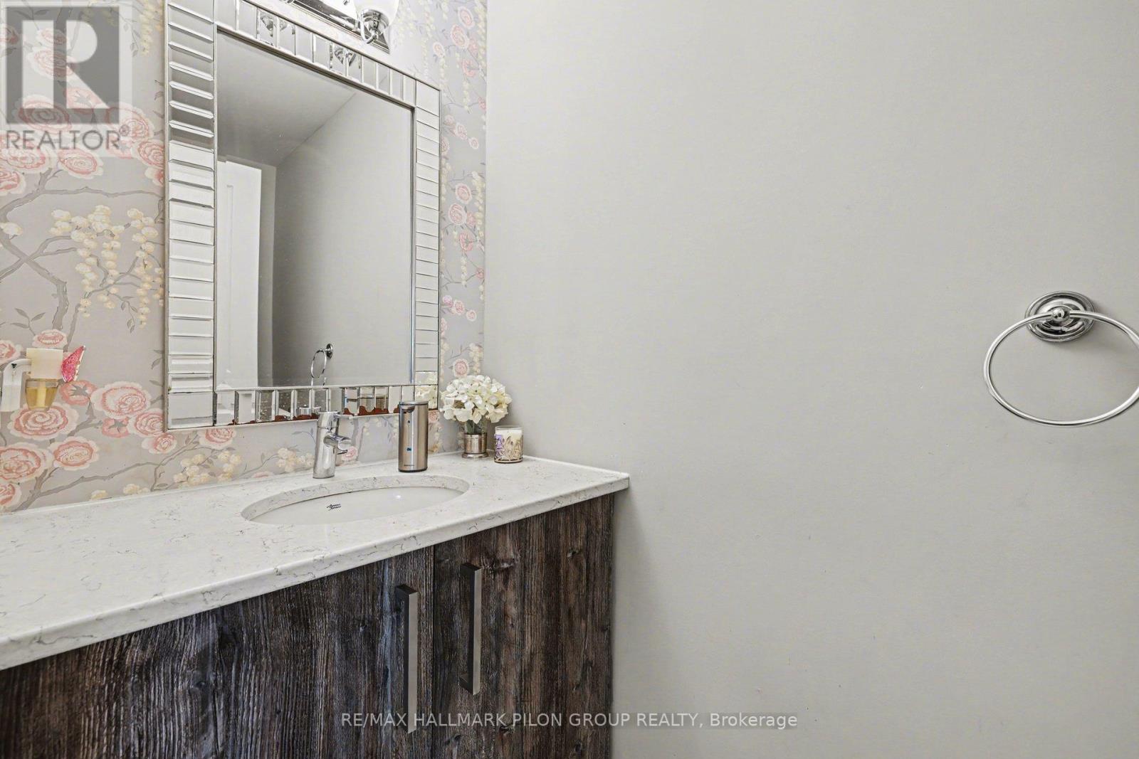 266 Shinleaf Crescent, Ottawa, Ontario  K1W 0J2 - Photo 13 - X12929584