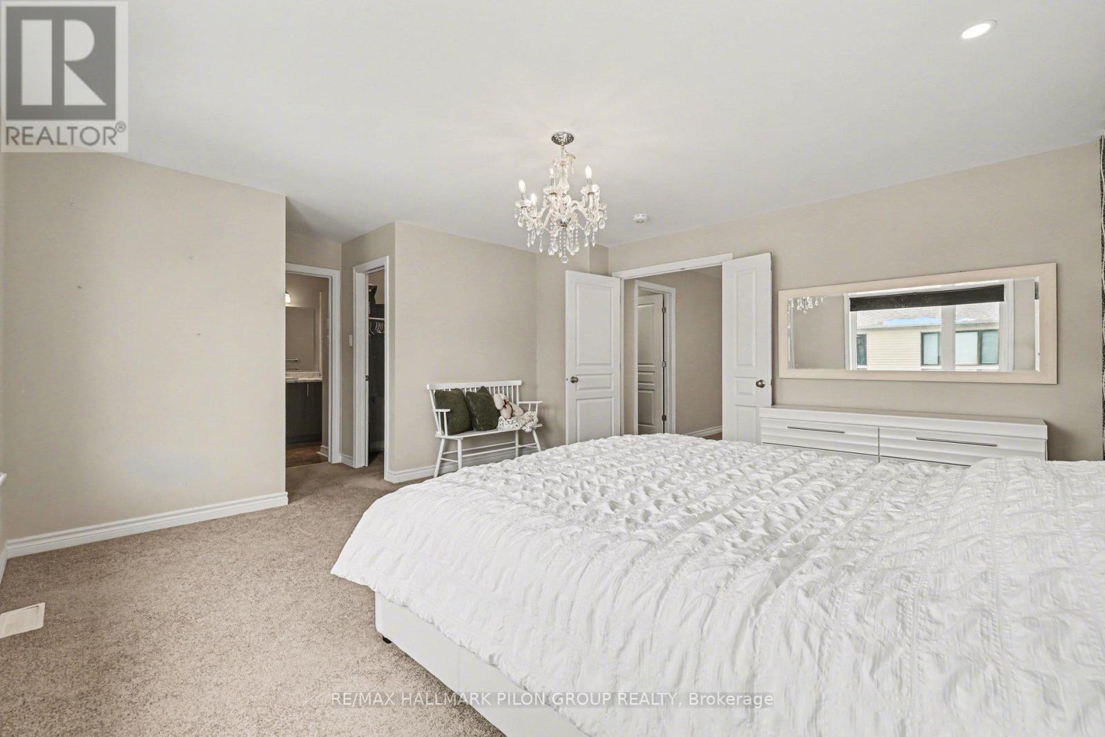 266 Shinleaf Crescent, Ottawa, Ontario  K1W 0J2 - Photo 15 - X12929584