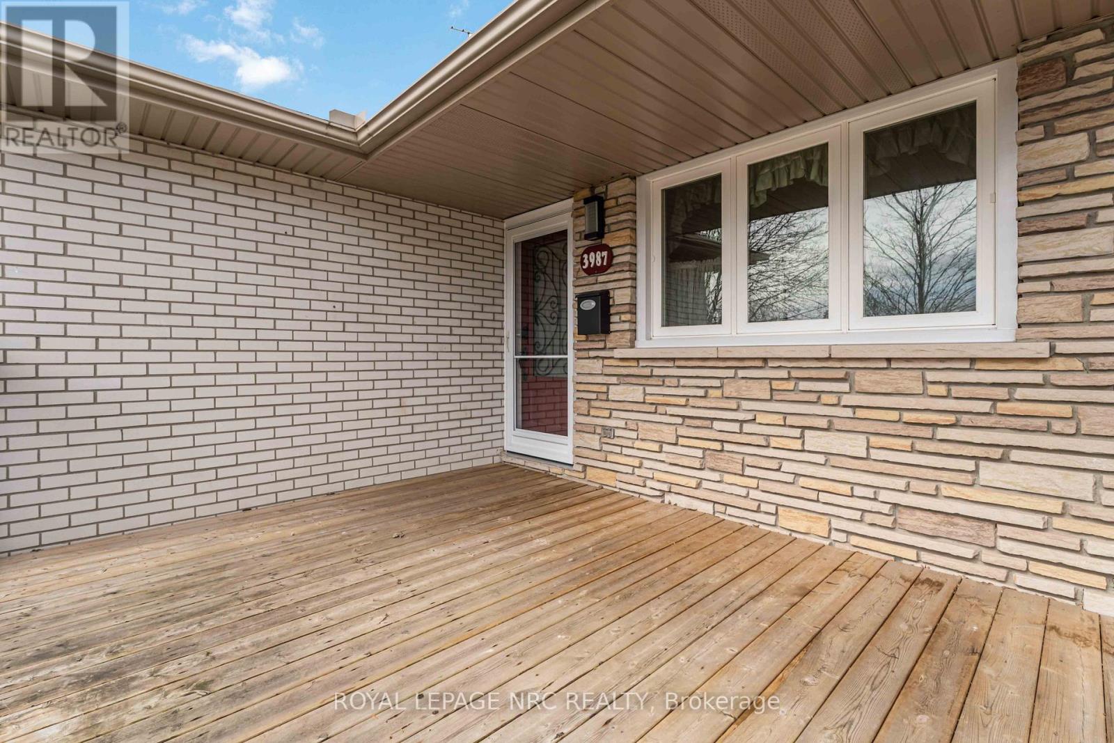 3987 Montcalm Crescent, Niagara Falls, Ontario  L2G 6L9 - Photo 5 - X12929568