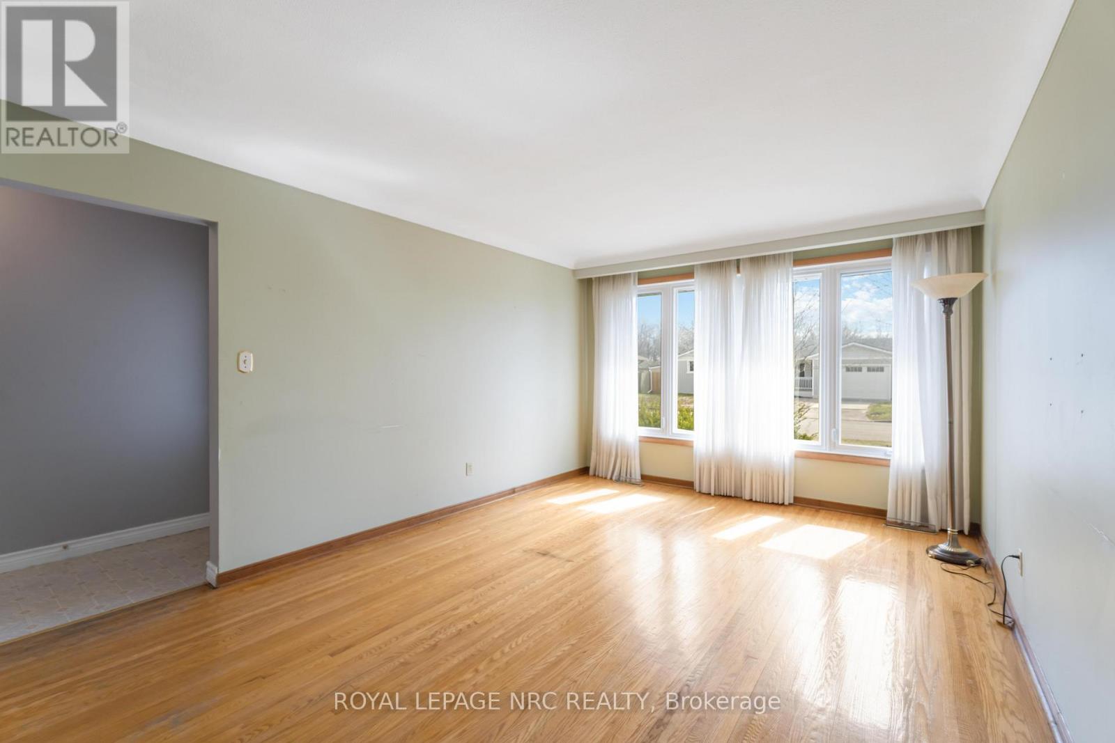 3987 Montcalm Crescent, Niagara Falls, Ontario  L2G 6L9 - Photo 7 - X12929568