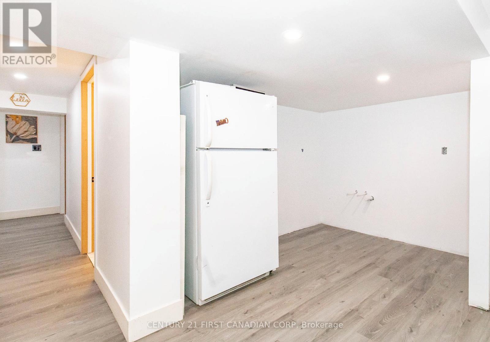 12 Noel Avenue, London East, Ontario  N5V 1A9 - Photo 13 - X12929310