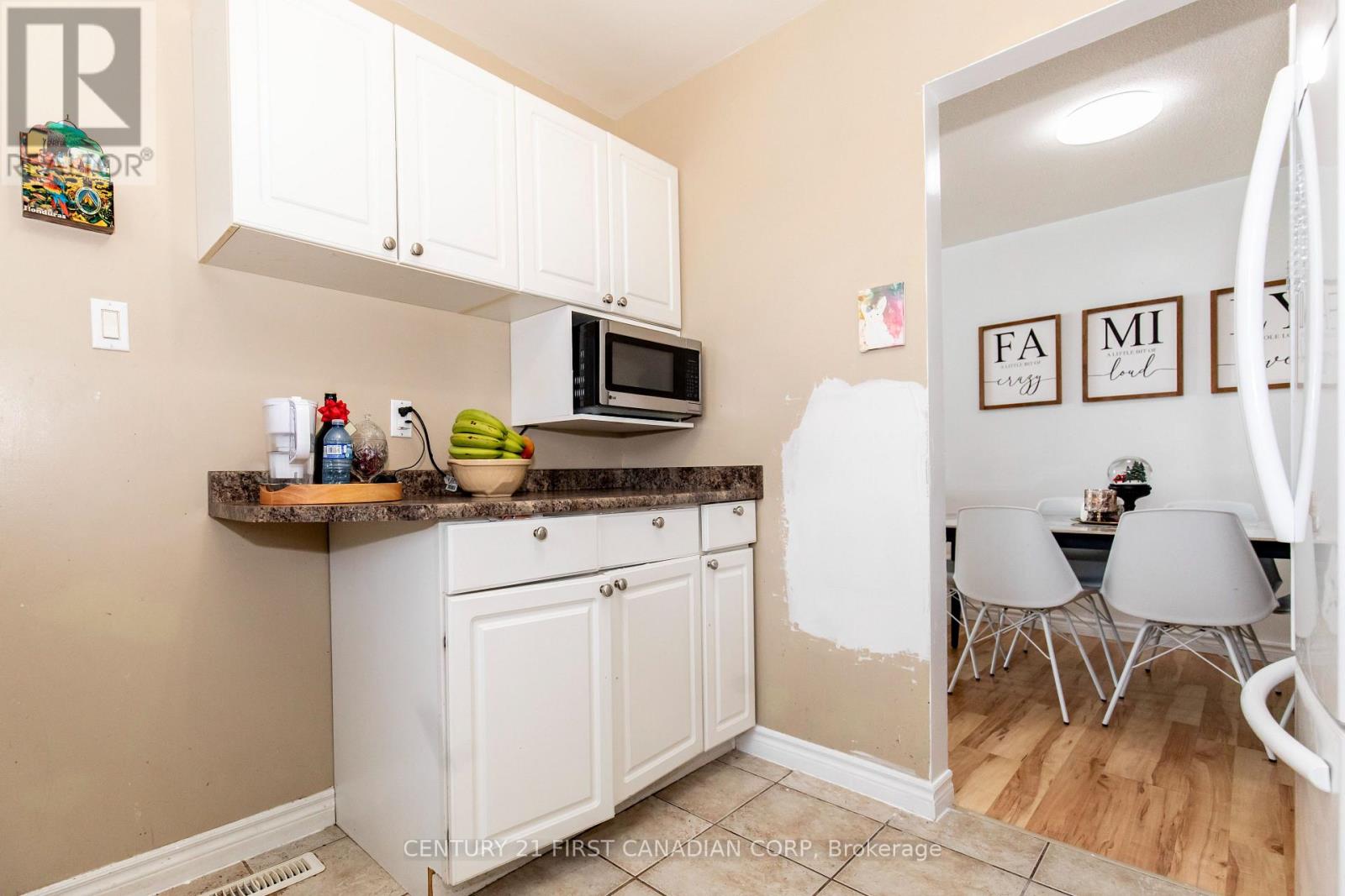 12 Noel Avenue, London East, Ontario  N5V 1A9 - Photo 8 - X12929310