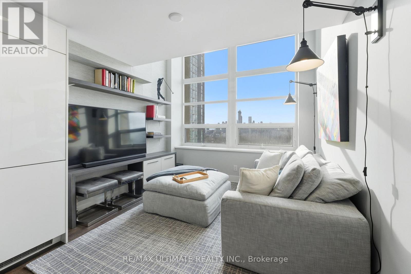 811 - 111 St Clair Avenue W, Toronto, Ontario  M4V 1N5 - Photo 3 - C12929476