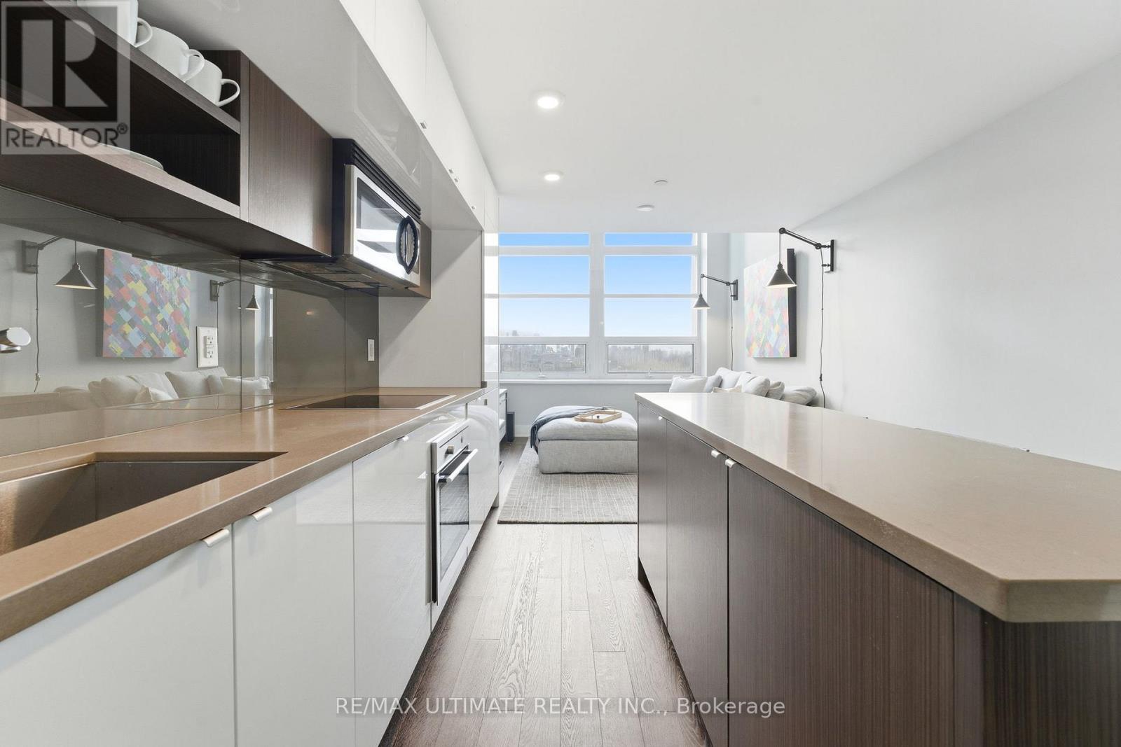 811 - 111 St Clair Avenue W, Toronto, Ontario  M4V 1N5 - Photo 8 - C12929476