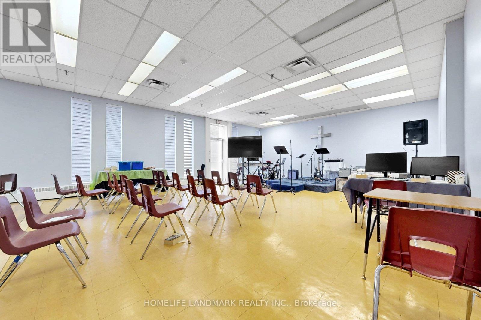 260 Yorkland Boulevard, Toronto, Ontario  M2J 1R7 - Photo 10 - C12929490