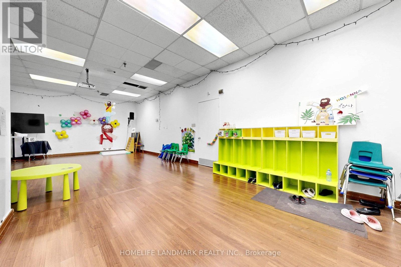 260 Yorkland Boulevard, Toronto, Ontario  M2J 1R7 - Photo 18 - C12929490