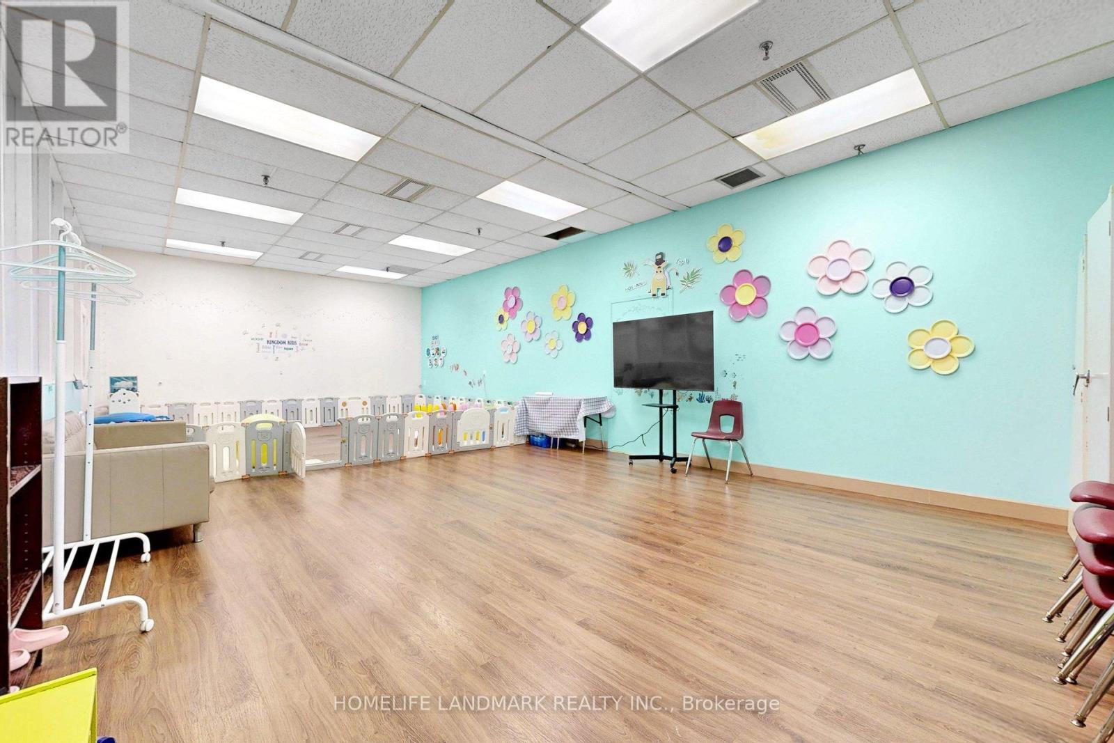 260 Yorkland Boulevard, Toronto, Ontario  M2J 1R7 - Photo 2 - C12929490