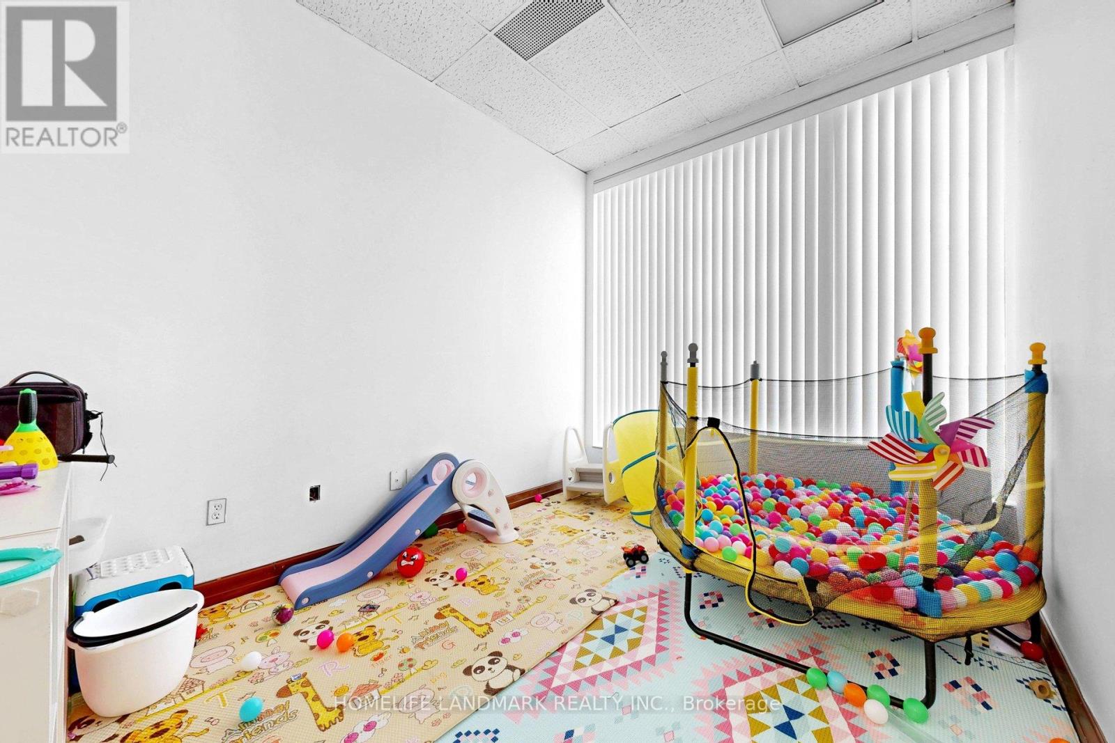 260 Yorkland Boulevard, Toronto, Ontario  M2J 1R7 - Photo 21 - C12929490