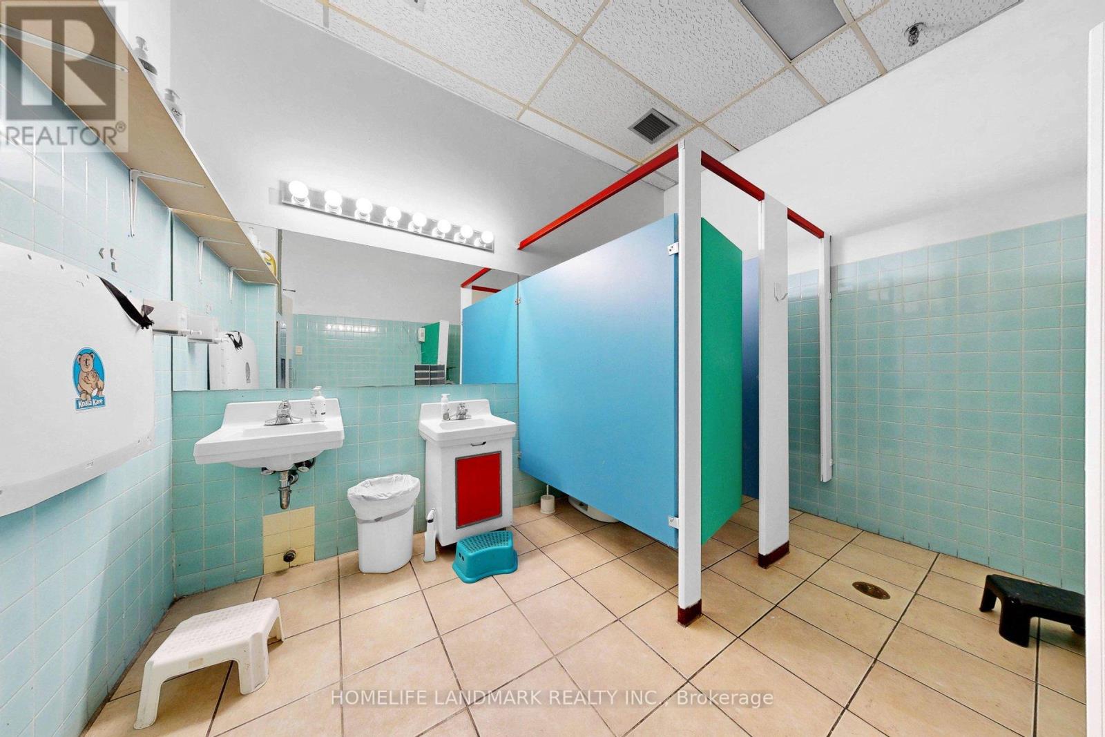 260 Yorkland Boulevard, Toronto, Ontario  M2J 1R7 - Photo 22 - C12929490