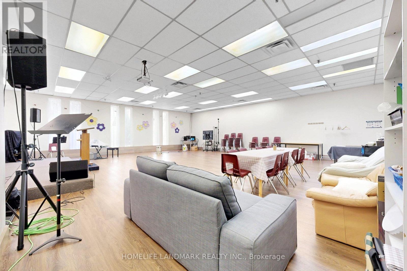 260 Yorkland Boulevard, Toronto, Ontario  M2J 1R7 - Photo 28 - C12929490