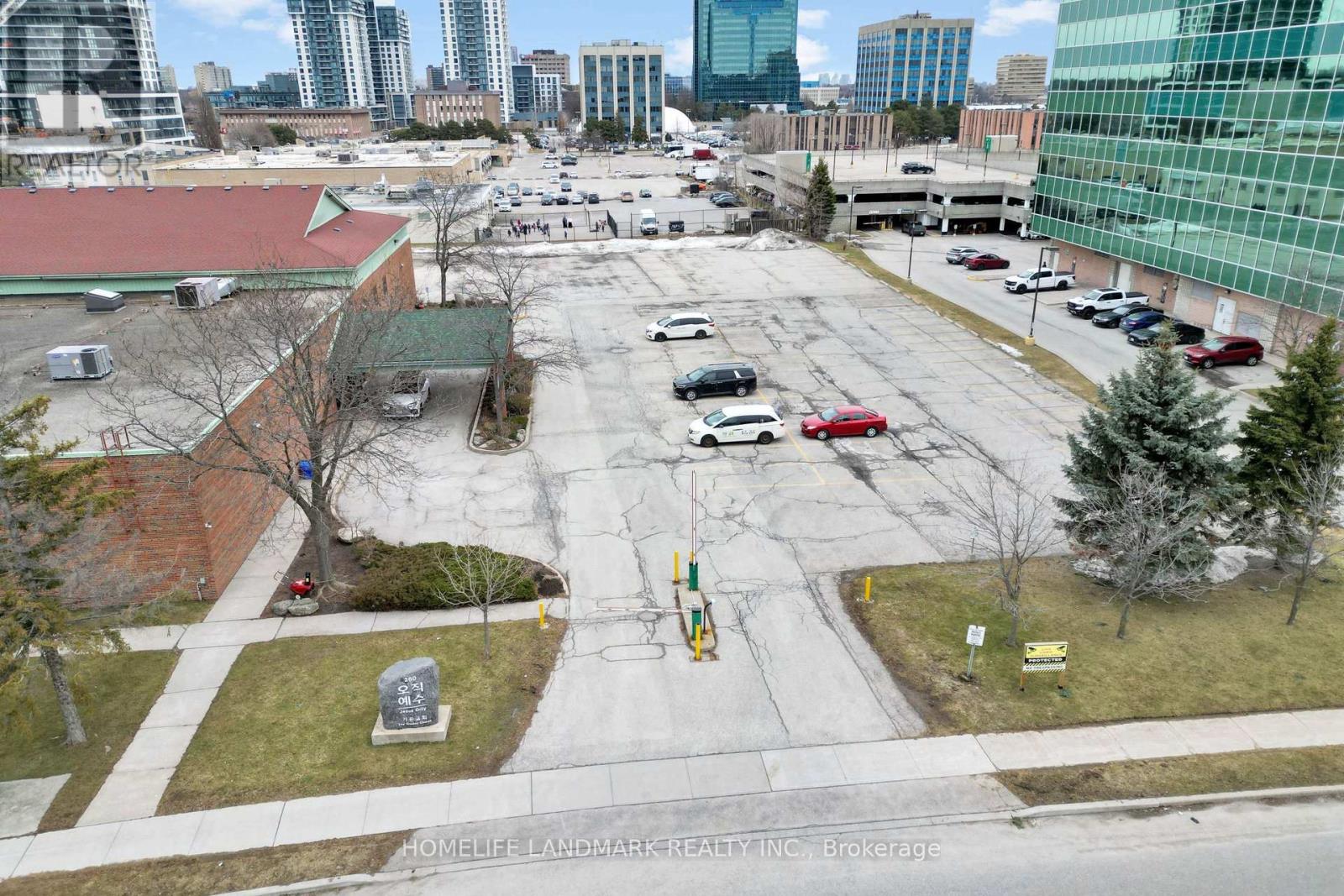 260 Yorkland Boulevard, Toronto, Ontario  M2J 1R7 - Photo 29 - C12929490