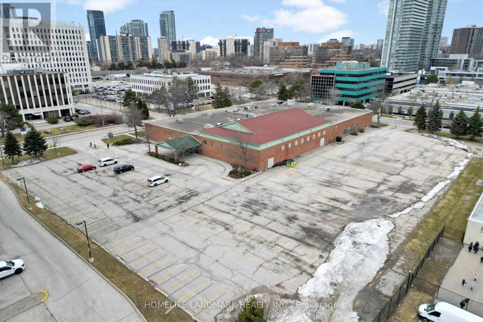 260 Yorkland Boulevard, Toronto, Ontario  M2J 1R7 - Photo 32 - C12929490