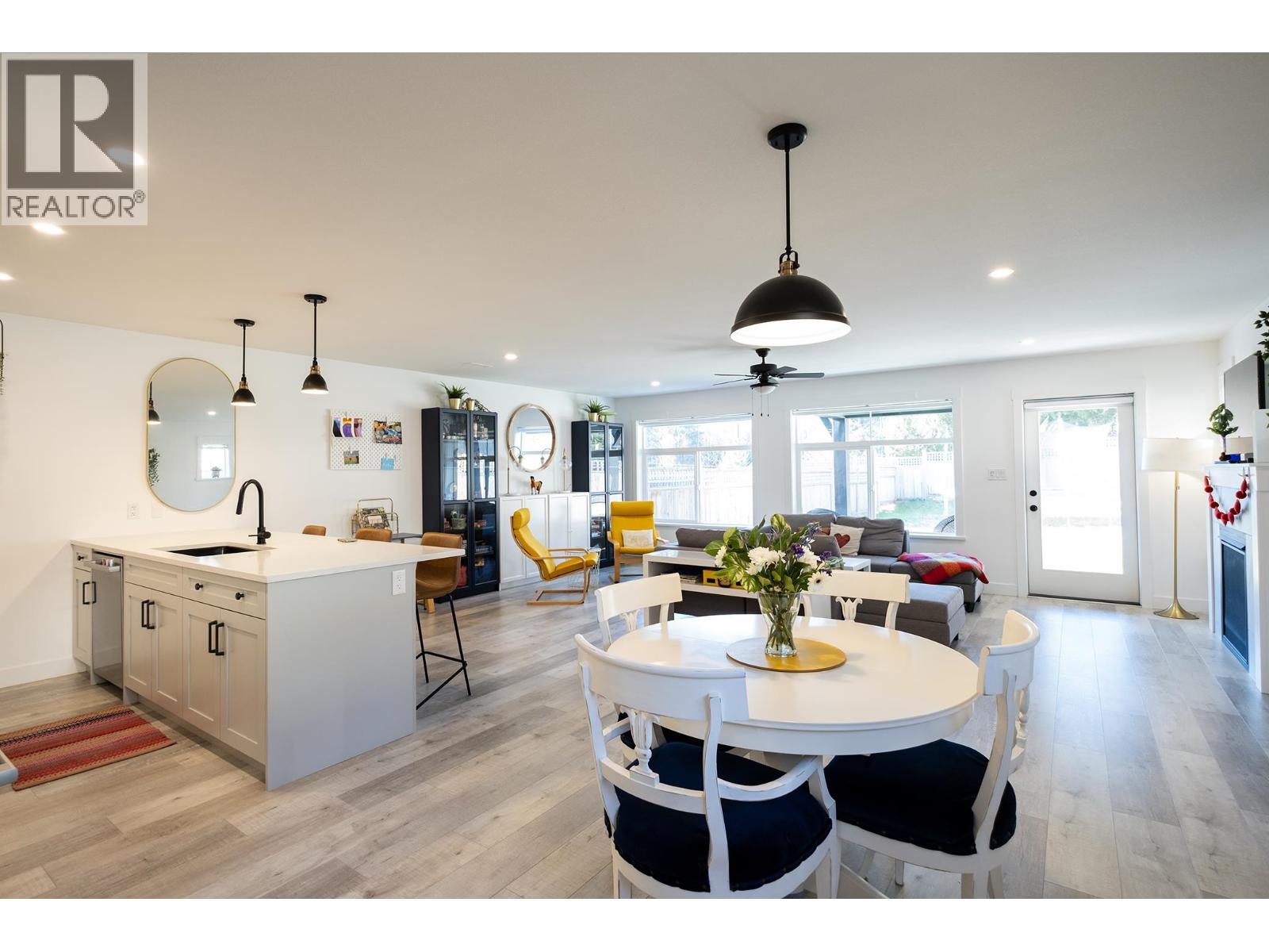 1078 CELIA CRESCENT, Gibsons, British Columbia