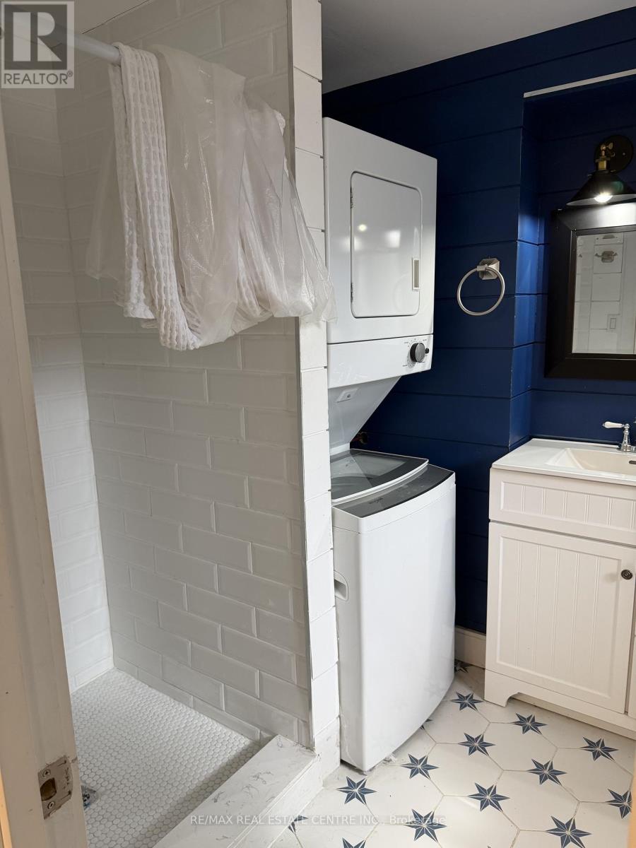 35 Lakeside Avenue, Meaford, Ontario N4L 1A7 - Photo 22 - X12929458