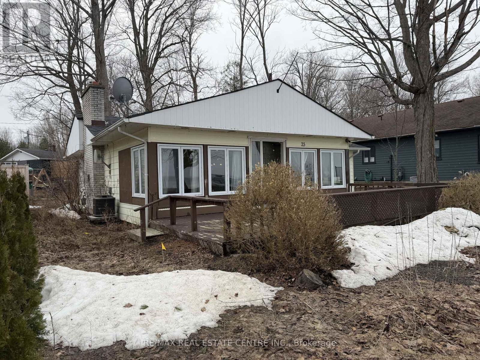 35 Lakeside Avenue, Meaford, Ontario N4L 1A7 - Photo 29 - X12929458