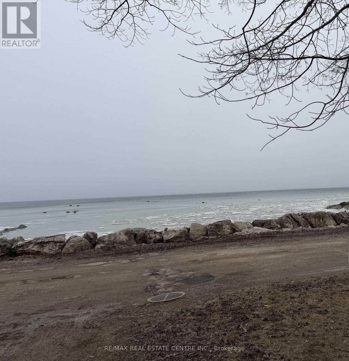 35 Lakeside Avenue, Meaford, Ontario N4L 1A7 - Photo 4 - X12929458