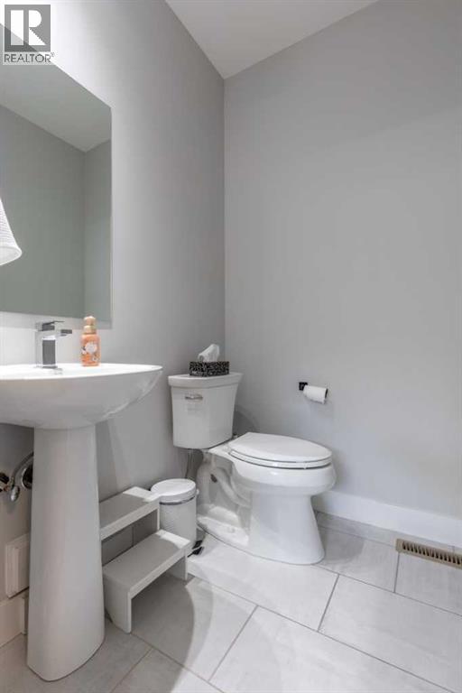 4889 7th Street W, Claresholm, Alberta  T0L 0T0 - Photo 12 - A2280289