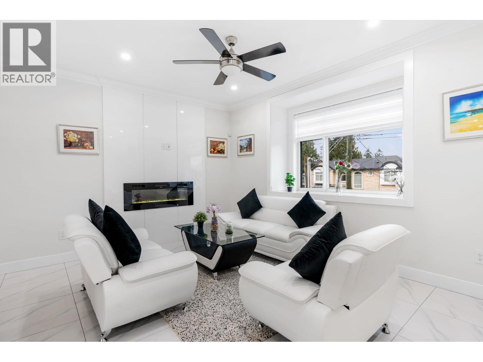 2 8464 15th Avenue, Burnaby, British Columbia  V3N 1Y2 - Photo 4 - R3103785