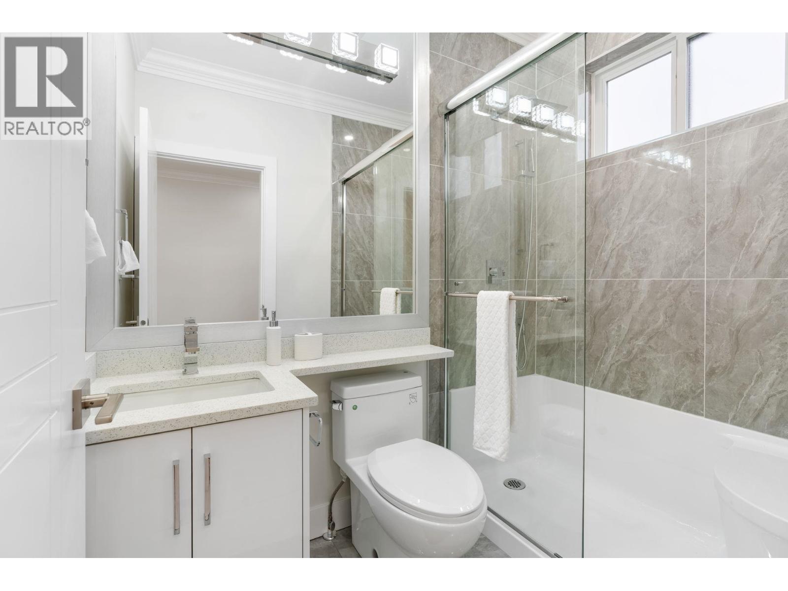 2 8464 15th Avenue, Burnaby, British Columbia  V3N 1Y2 - Photo 13 - R3103785