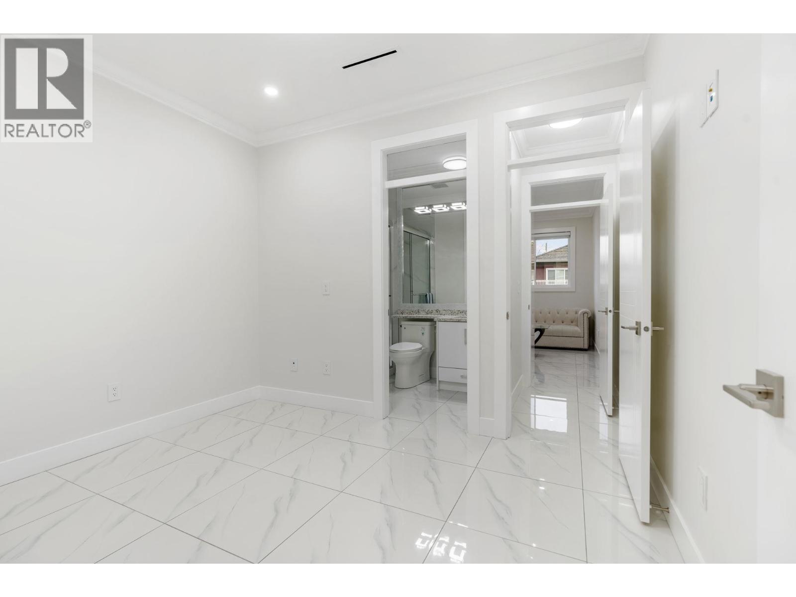 2 8464 15th Avenue, Burnaby, British Columbia  V3N 1Y2 - Photo 11 - R3103785