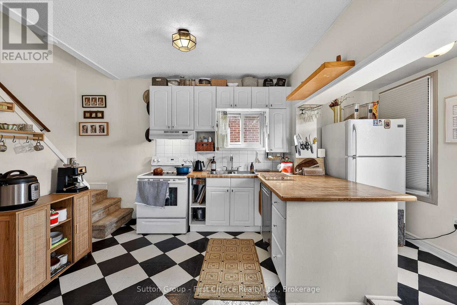 105 Barons Avenue N, Hamilton (Homeside), Ontario  L8H 5A5 - Photo 10 - X12929480