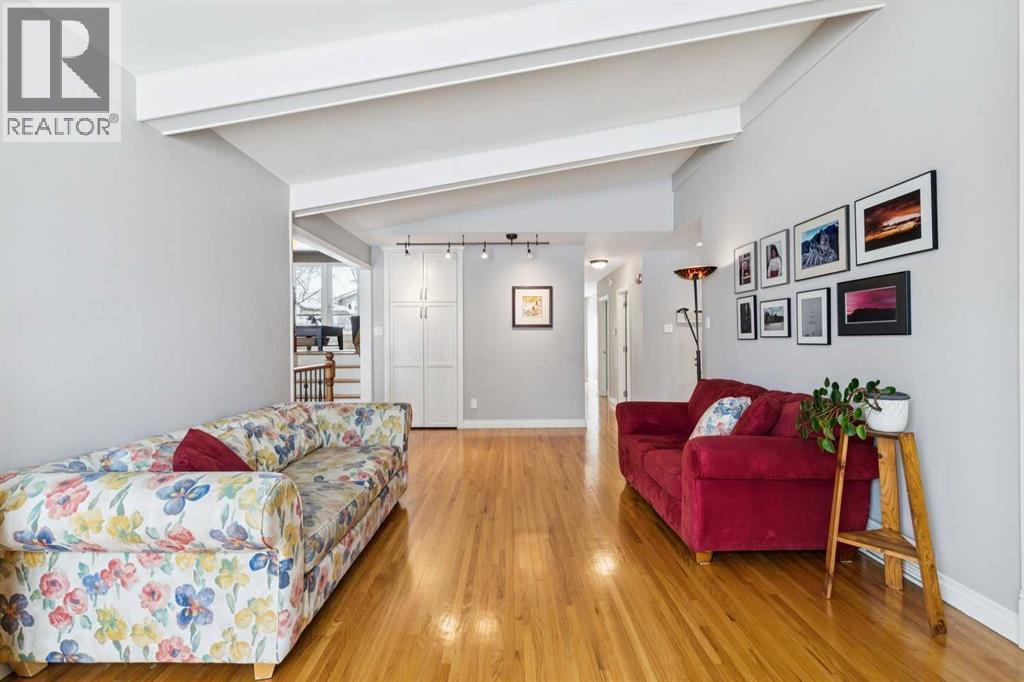 2423 34 Avenue Nw, Calgary, Alberta  T2L 0V3 - Photo 4 - A2296189