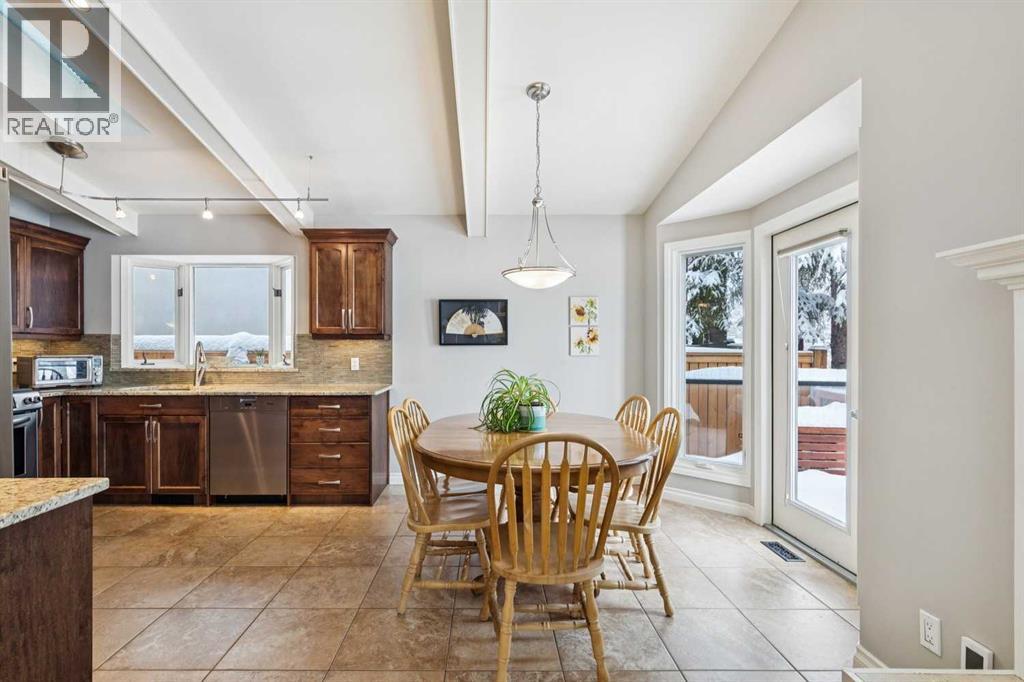 2423 34 Avenue Nw, Calgary, Alberta  T2L 0V3 - Photo 5 - A2296189