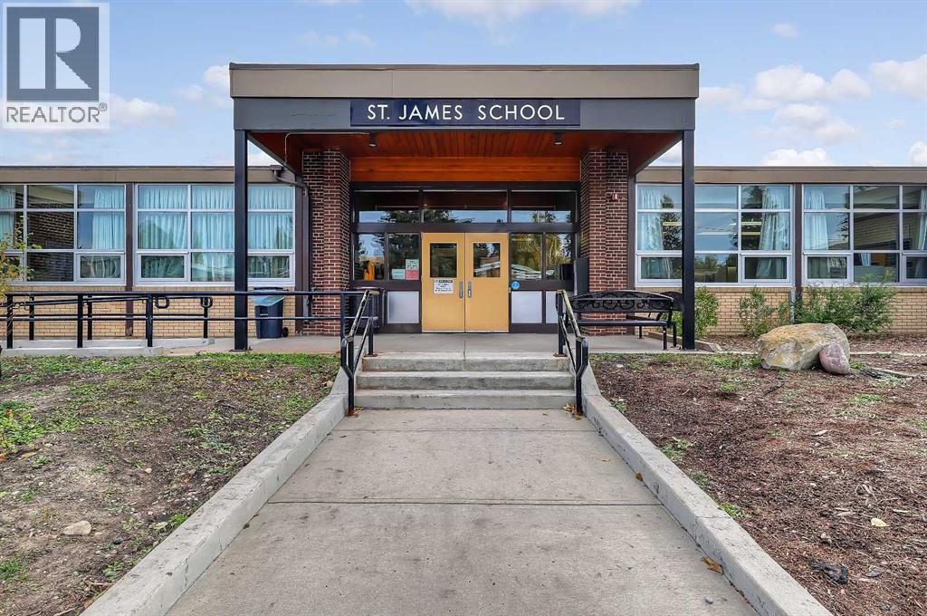 1705 46 Avenue SW, Calgary, Alberta  T2T 2R6 - Photo 42 - A2296408