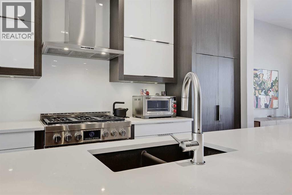 1705 46 Avenue SW, Calgary, Alberta  T2T 2R6 - Photo 6 - A2296408