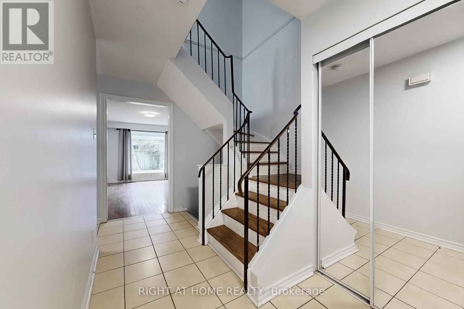 801 Edgehill Road N, Mississauga, Ontario  L5H 3Y2 - Photo 22 - W12854840