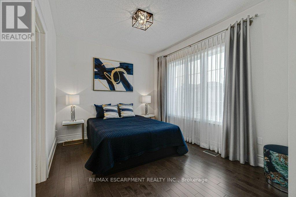 39 Avanti Crescent, Hamilton, Ontario  L8B 1W7 - Photo 25 - X12844432