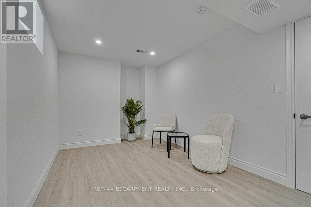 39 Avanti Crescent, Hamilton, Ontario  L8B 1W7 - Photo 36 - X12844432