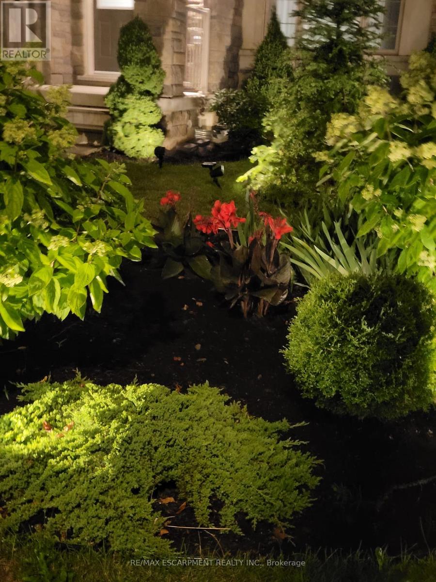 39 Avanti Crescent, Hamilton, Ontario  L8B 1W7 - Photo 43 - X12844432