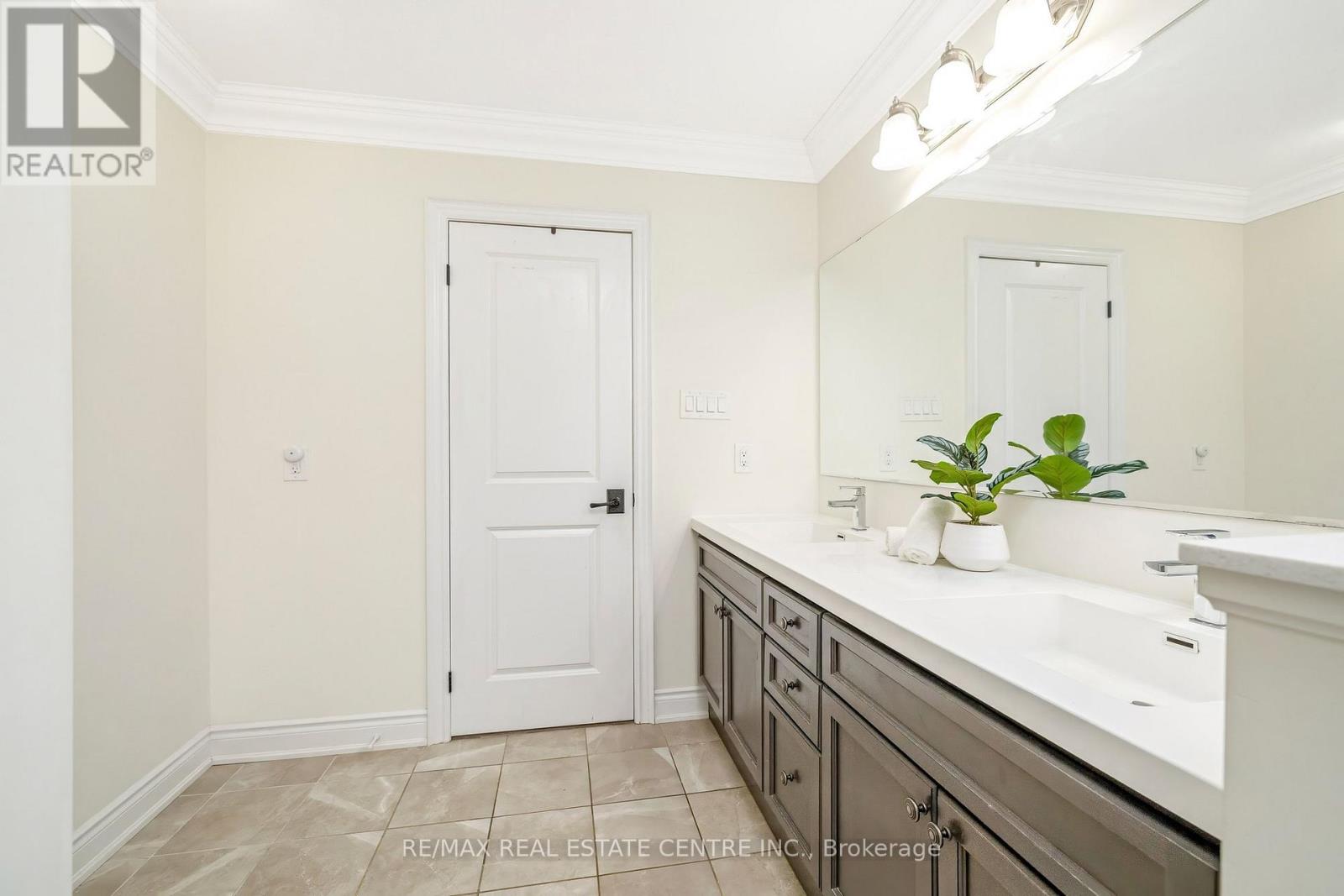 1399 Whitney Terrace, Milton, Ontario  L9E 0B7 - Photo 33 - W12929482