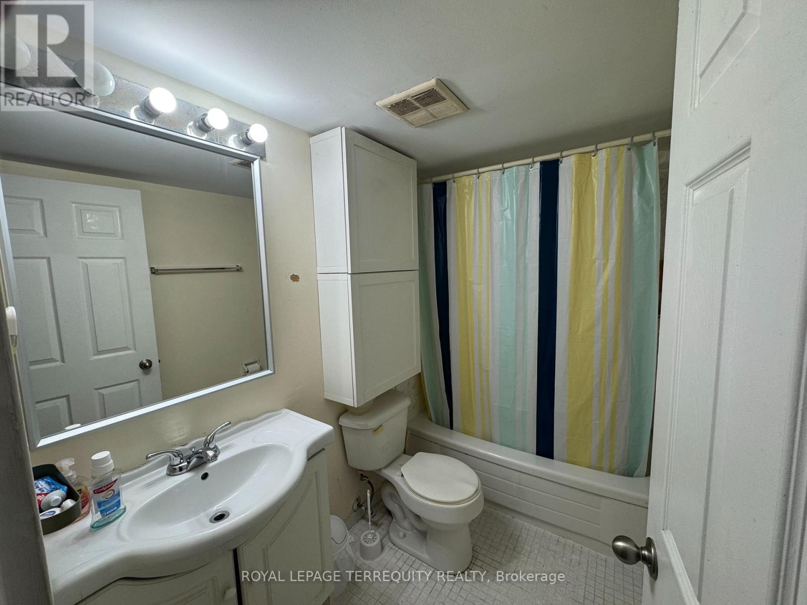 605 - 40 Panorama Court, Toronto, Ontario  M9V 4M1 - Photo 11 - W12929502