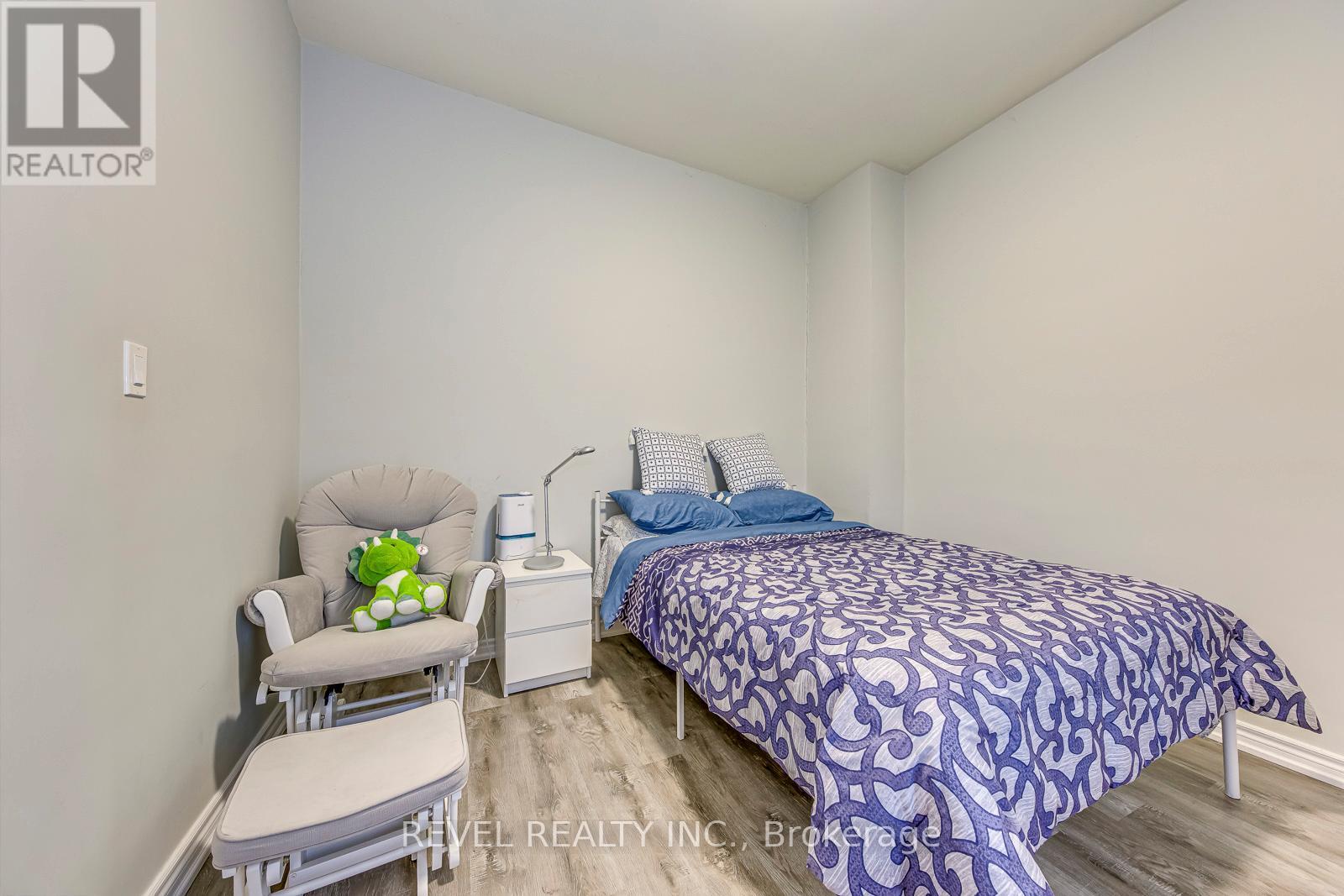 48 Young Street, Halton Hills, Ontario  L7J 2G7 - Photo 15 - W12929508