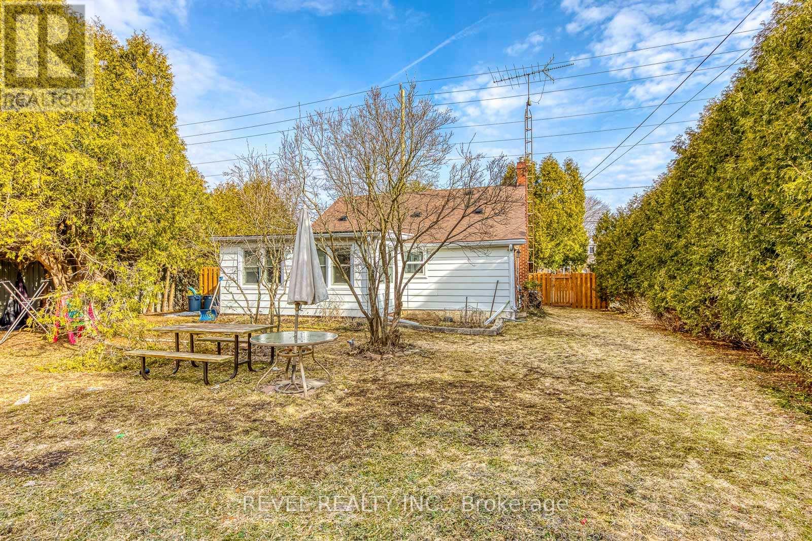 48 Young Street, Halton Hills, Ontario  L7J 2G7 - Photo 24 - W12929508
