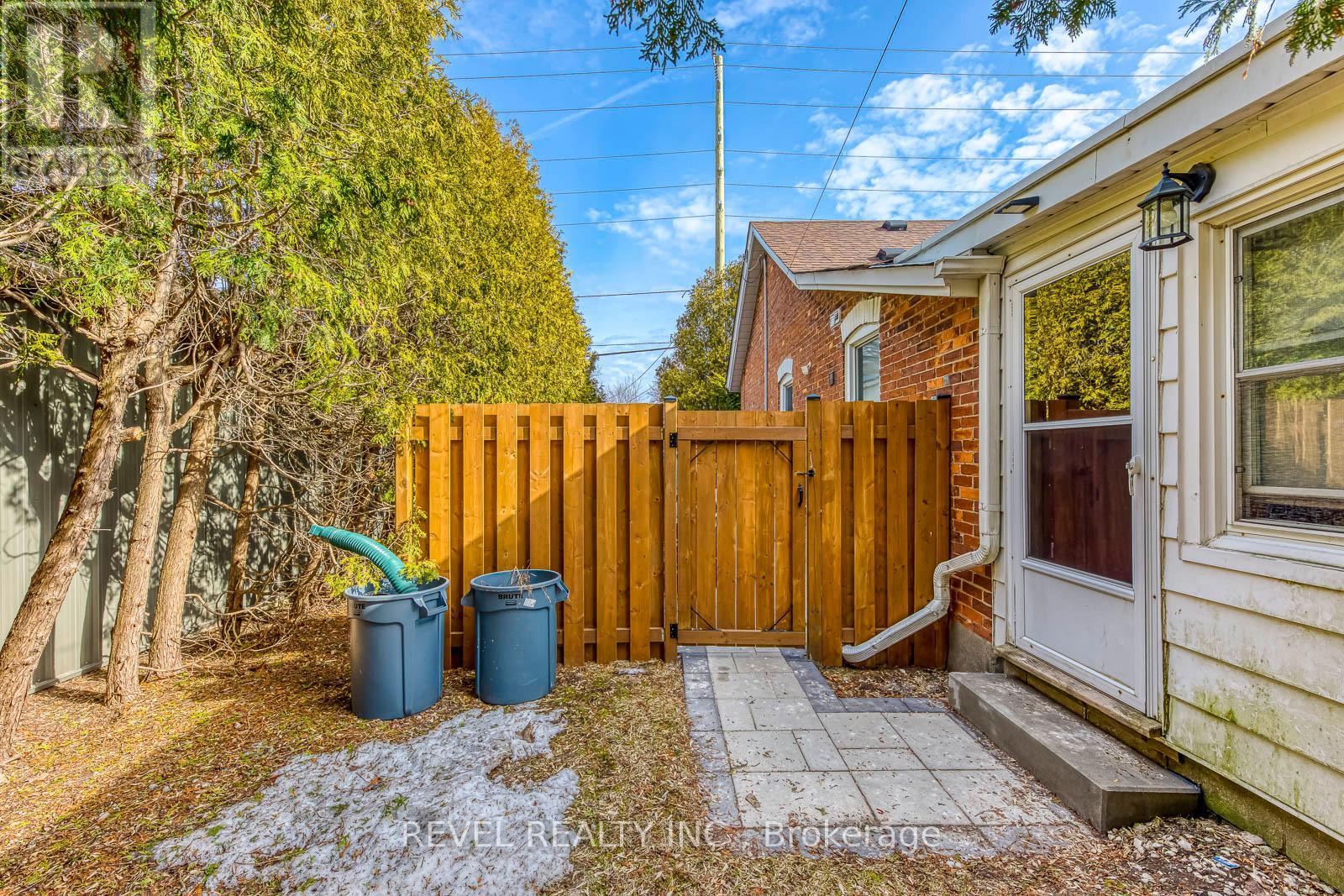 48 Young Street, Halton Hills, Ontario  L7J 2G7 - Photo 25 - W12929508