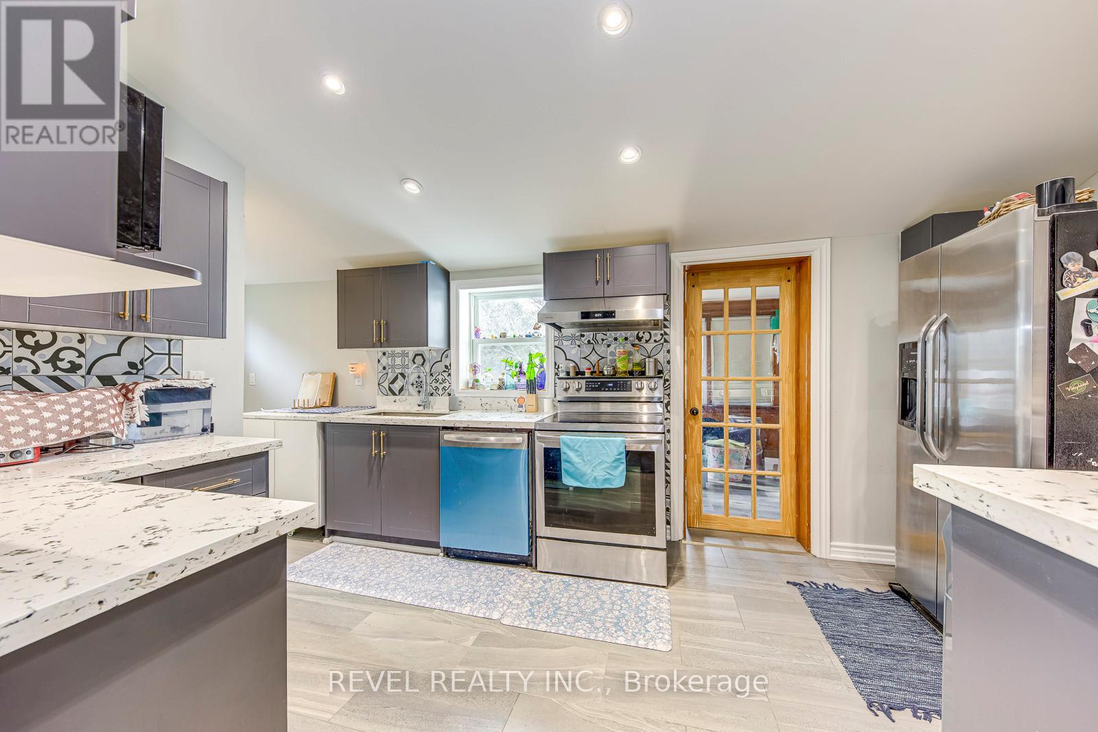 48 Young Street, Halton Hills, Ontario  L7J 2G7 - Photo 8 - W12929508