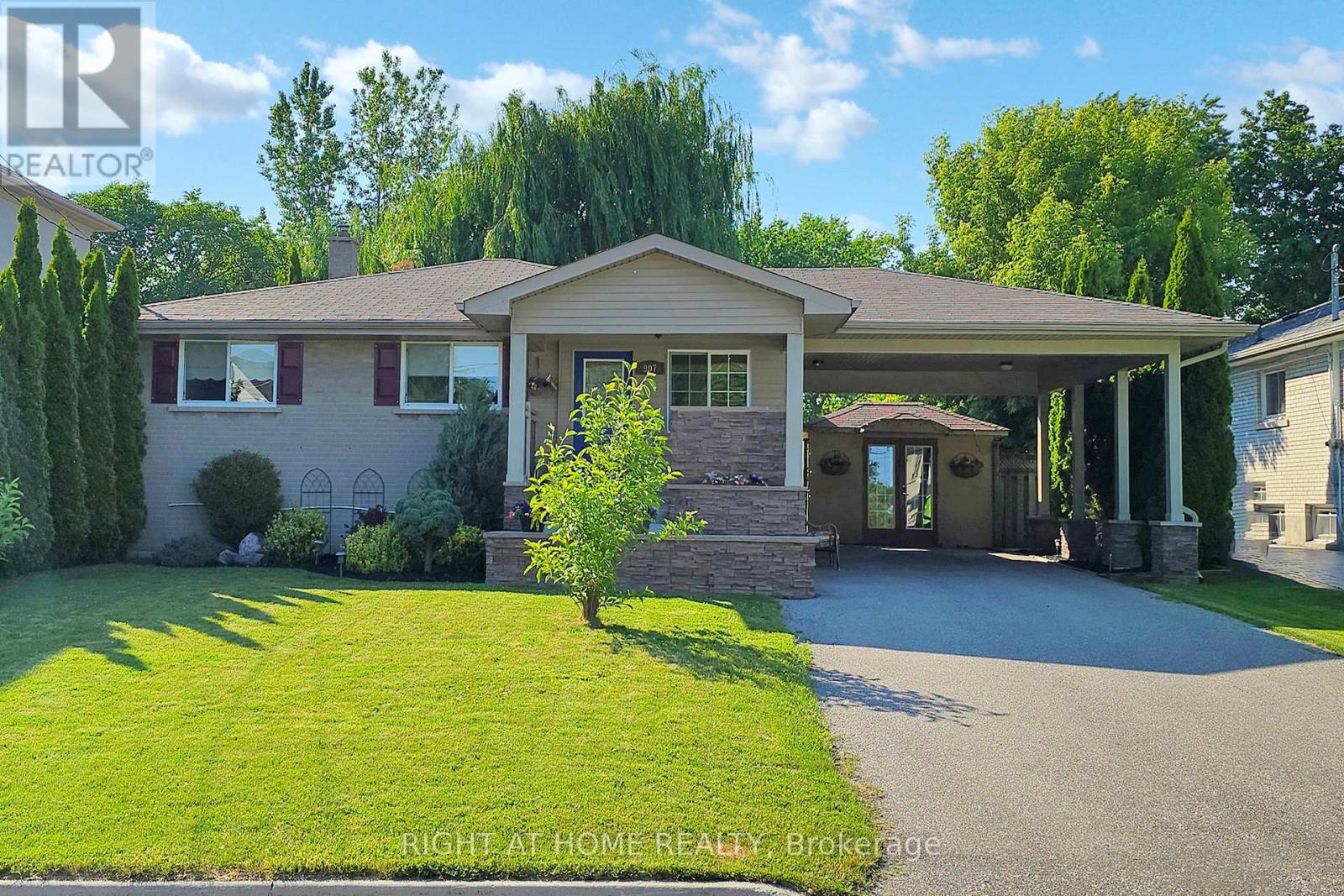 907 FOURTH STREET, Mississauga, Ontario