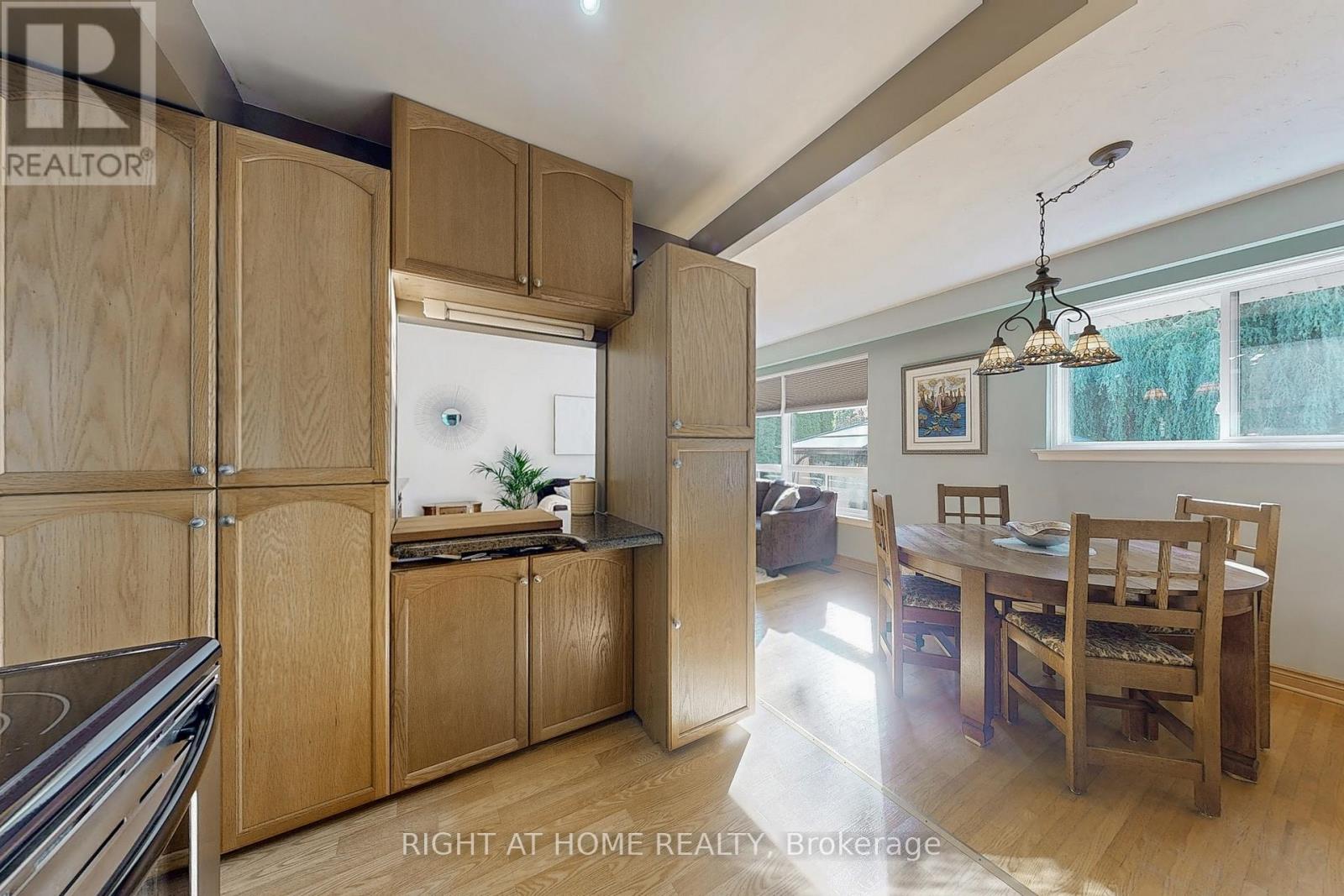 907 Fourth Street, Mississauga, Ontario  L5E 1J8 - Photo 15 - W12929516