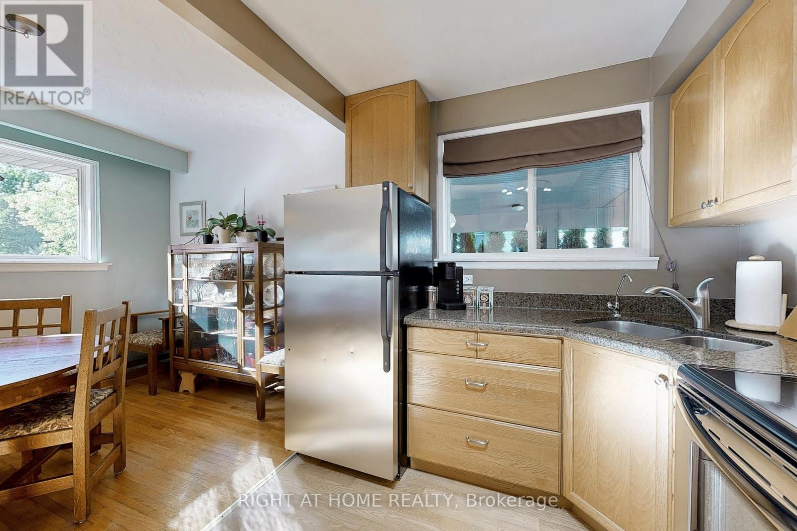 907 Fourth Street, Mississauga, Ontario  L5E 1J8 - Photo 16 - W12929516