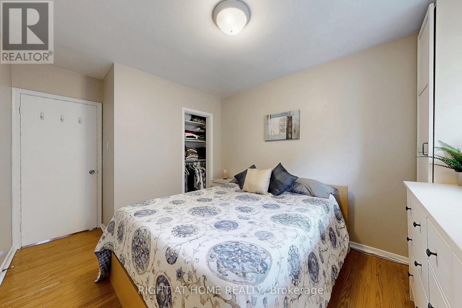 907 Fourth Street, Mississauga, Ontario  L5E 1J8 - Photo 19 - W12929516