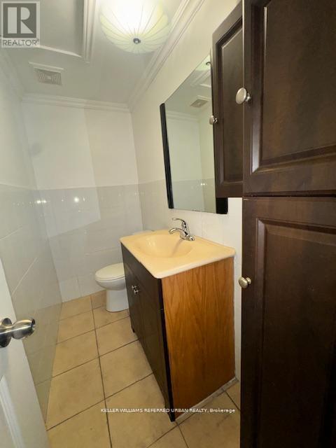 39 Franson Crescent, Toronto, Ontario  M9M 1T6 - Photo 14 - W12929522