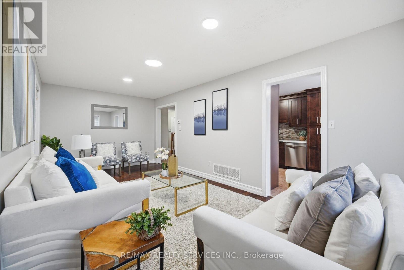 47 Twin Pines Crescent, Brampton, Ontario  L7A 1M8 - Photo 11 - W12929582