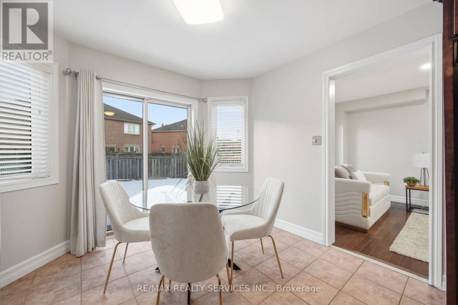 47 Twin Pines Crescent, Brampton, Ontario  L7A 1M8 - Photo 13 - W12929582