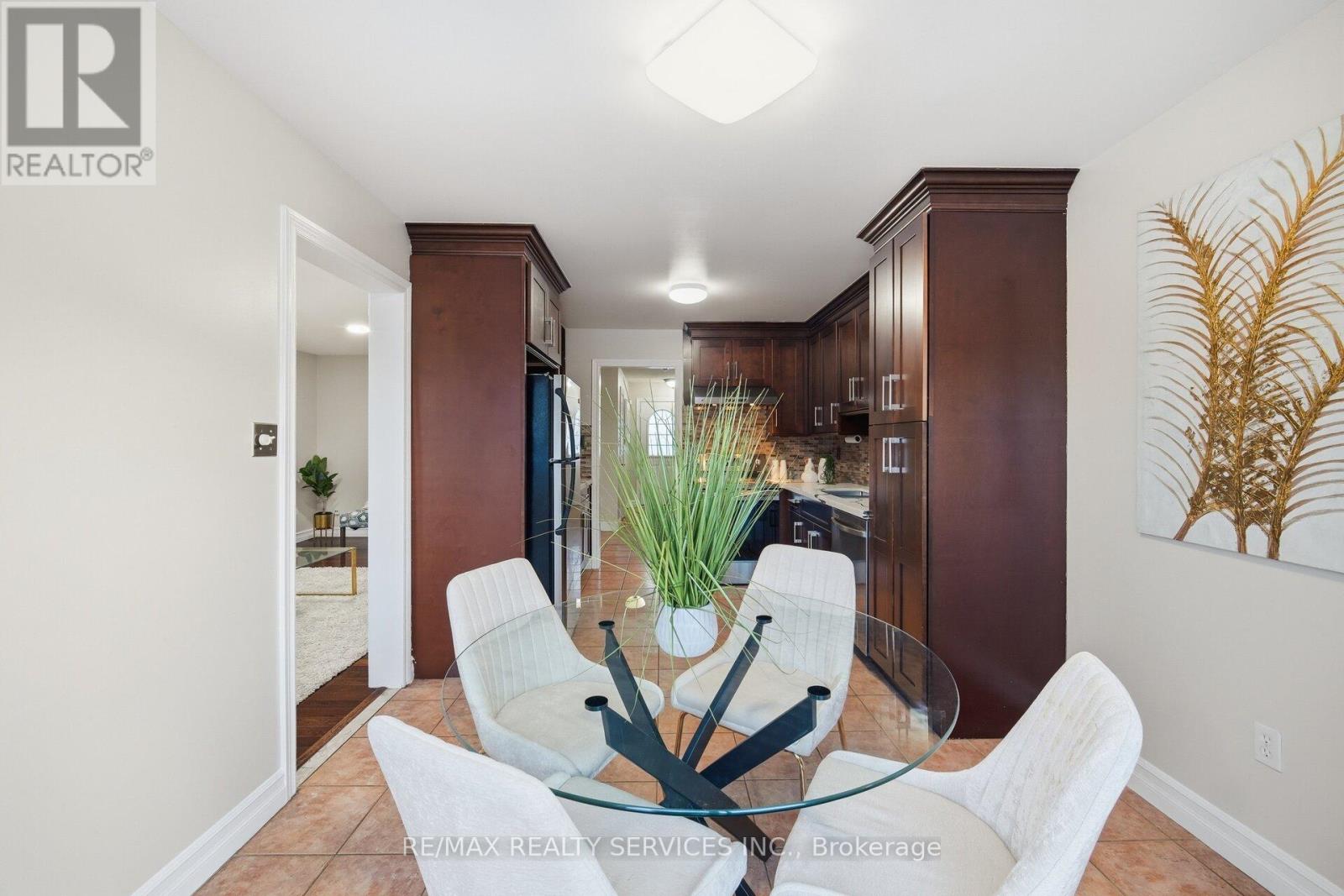 47 Twin Pines Crescent, Brampton, Ontario  L7A 1M8 - Photo 15 - W12929582