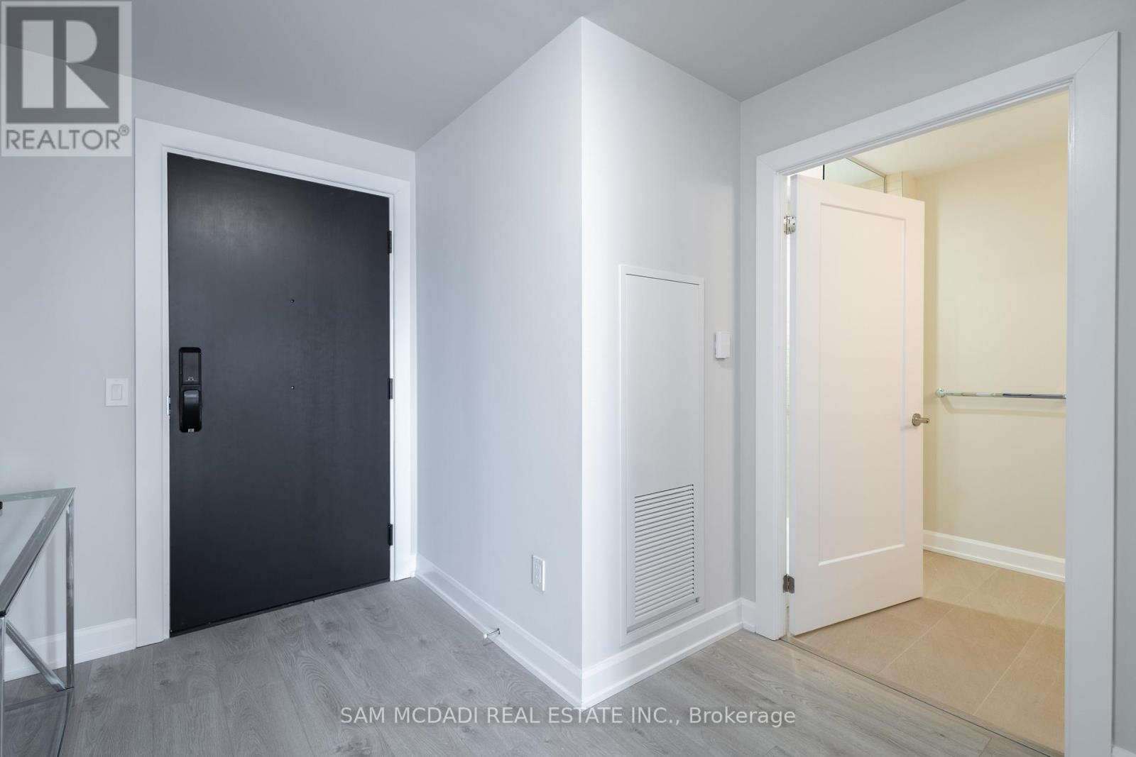 1503 - 3220 William Coltson Avenue, Oakville, Ontario  L6H 7X9 - Photo 2 - W12929588